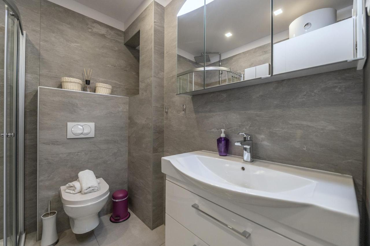 Luxury Apartment Purple Summer Sea View Makarska Exterior photo